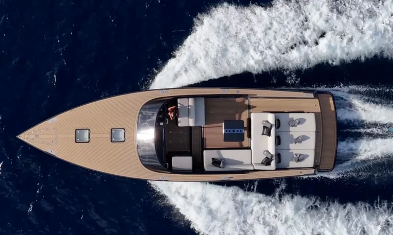 Vandutch 40 Yacht top view in the ocean, a Sea La Vie Madeira experience