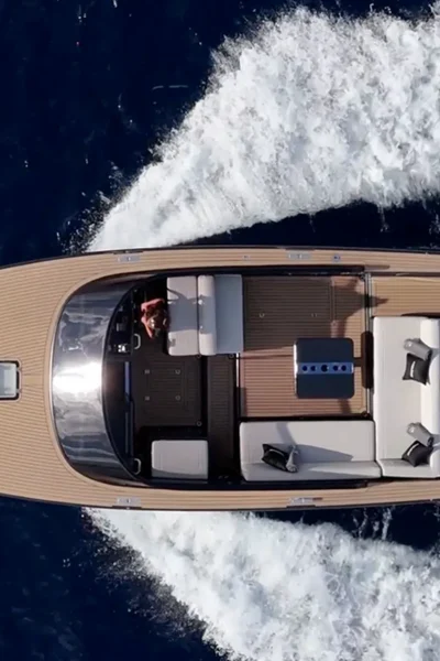 Vandutch 40 Yacht top view in the ocean, a Sea La Vie Madeira experience